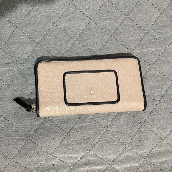 Kate spade wallet - Picture 1 of 3